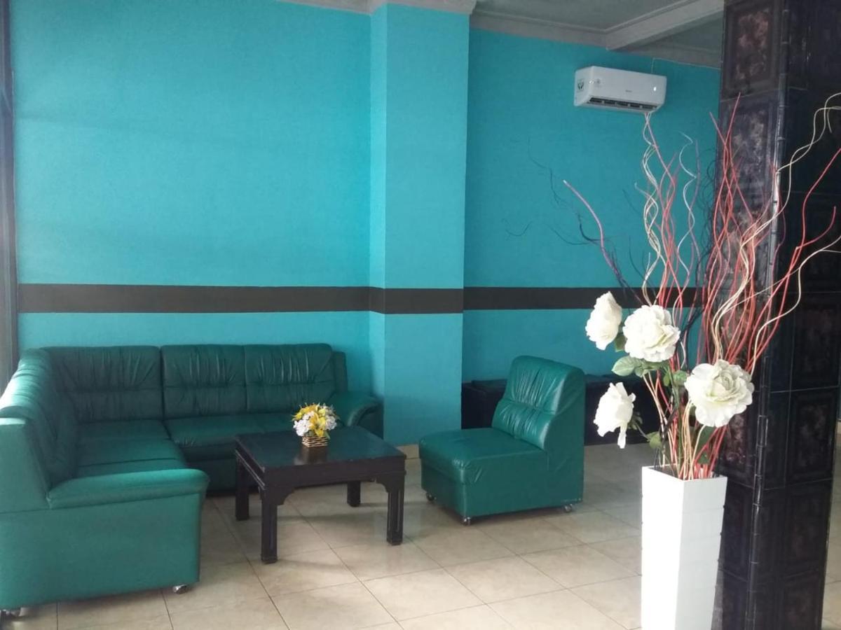 Hotel Reddoorz Near Yuki Simpang Raya Mall Medan 2 Exterior foto